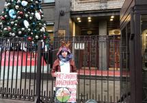 Серия-одиночных-пикетов-у-Госдумы-за-отмену-законопроекта-о-легализации-вольерной-охоты